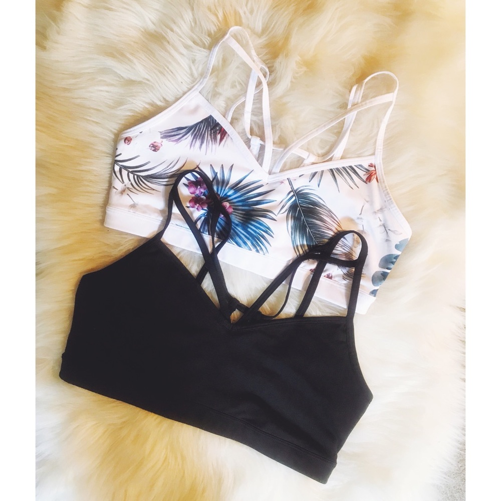 GapFit Low Impact Strappy Sports Bra set